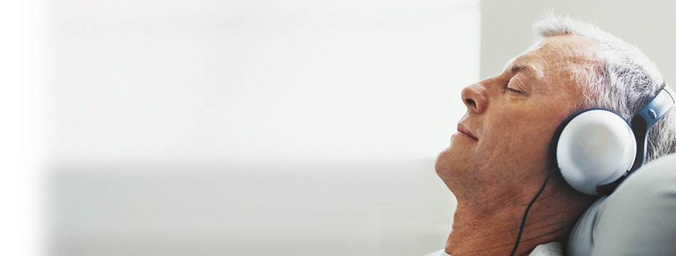 https://www.laudatio.de/uploads/inhaltsbilder/Mann-mit-Kopfhoerer.jpg